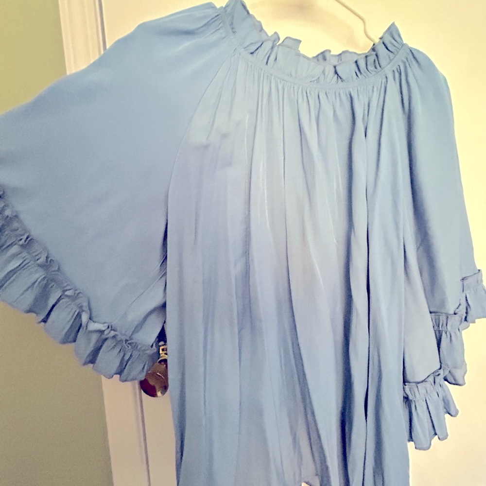 Oversized blue top